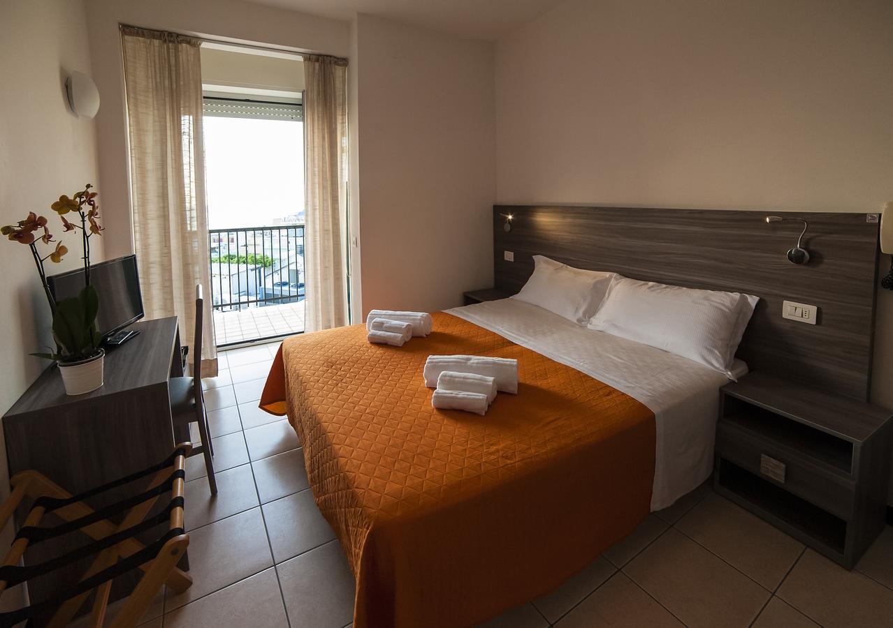 Hotel Madison Gabicce Mare Exterior foto