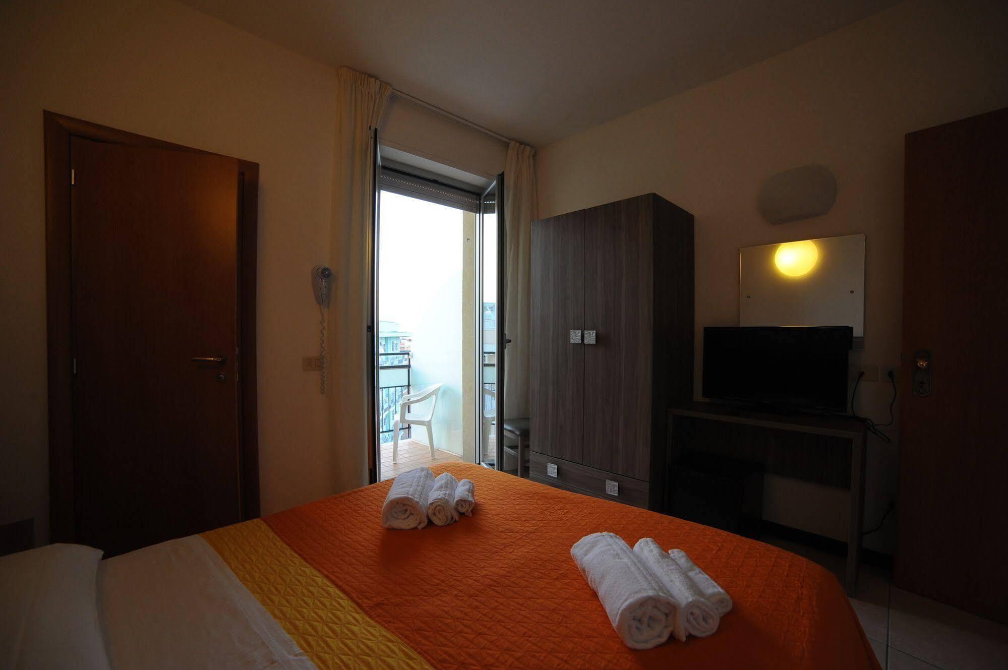 Hotel Madison Gabicce Mare Exterior foto